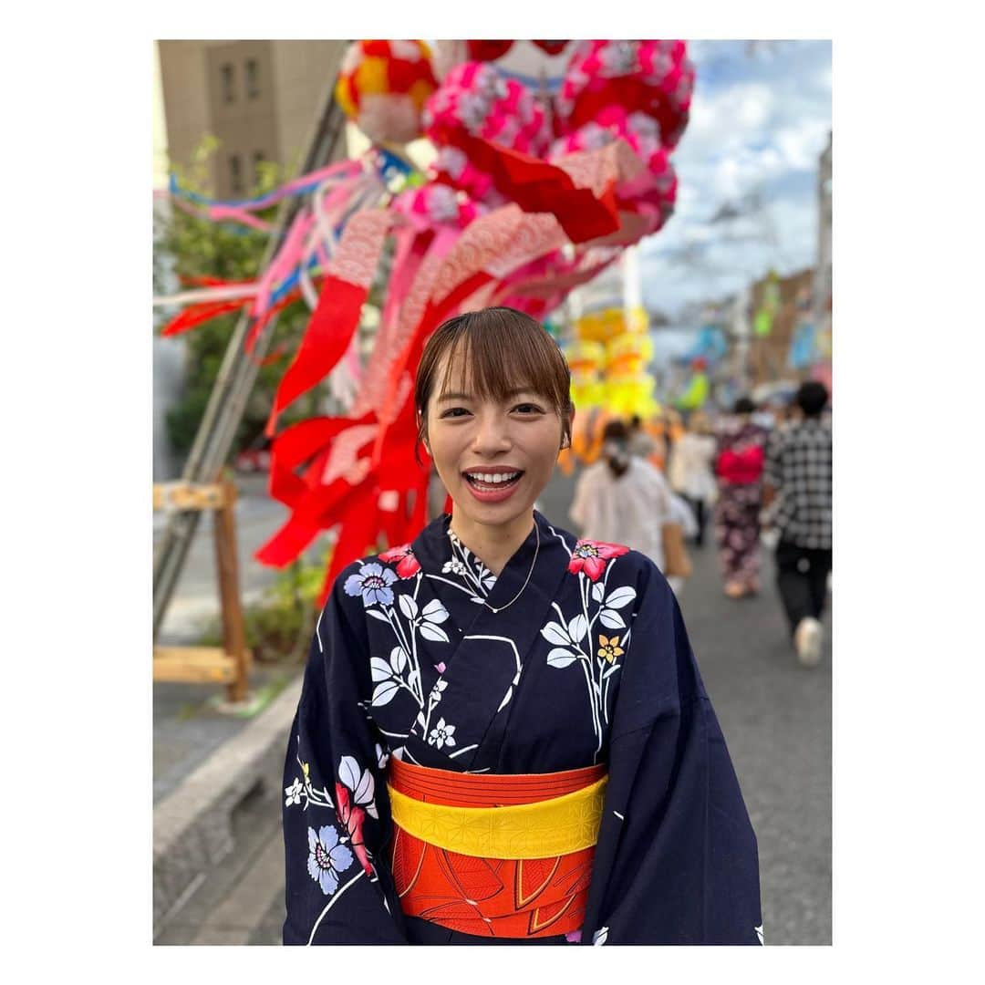 阿部芳美さんのインスタグラム写真 - (阿部芳美Instagram)「先日、#安城七夕祭り に行ってきました🎋👘  30年以上前、母のために祖母が手作りした浴衣。 サイズがぴったりだったので、 今は私が譲り受けました✨  プライベートで浴衣を着たのは久しぶり！ 今年は各地で4年ぶりに通常開催のお祭りが多く嬉しいです☺️ 屋台ご飯いっぱい食べたぞ〜〜！！！  今週から来週にかけては台風の影響が心配です…🌀🥲  #夏祭り #浴衣」8月8日 19時27分 - yoshimi_abe0410