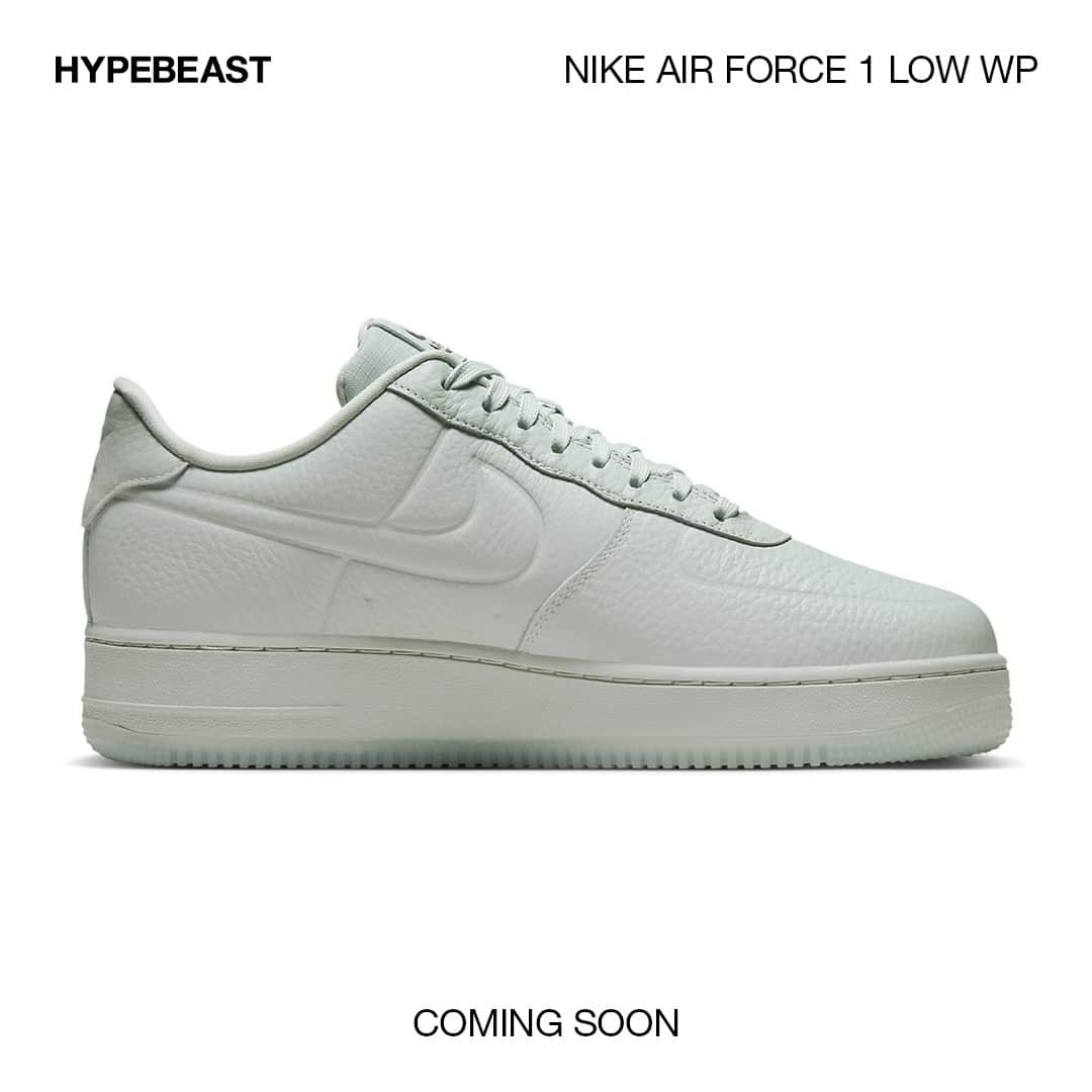 HYPEBEASTさんのインスタグラム写真 - (HYPEBEASTInstagram)「@hypebeastkicks: Following its initial appearance with a “Triple Black” presentation, it looks like @nike’s waterproof Air Force 1 Low is now getting a gray makeover. The rain-ready upper again removes the typical perforation and much of the shoe’s stitching in favor of cleaner seams that minimize the chance for water to seep through. As a result, the Swooshes are created via an outline rather than being attached like usual. Heels also feature debossed branding while the stitched midsole is supported by a translucent outsole to complete the look. ⁠ ⁠ As of now no release date has been confirmed, but expect these to land in the coming months.⁠ Photo: Nike ⁠」8月8日 19時30分 - hypebeast