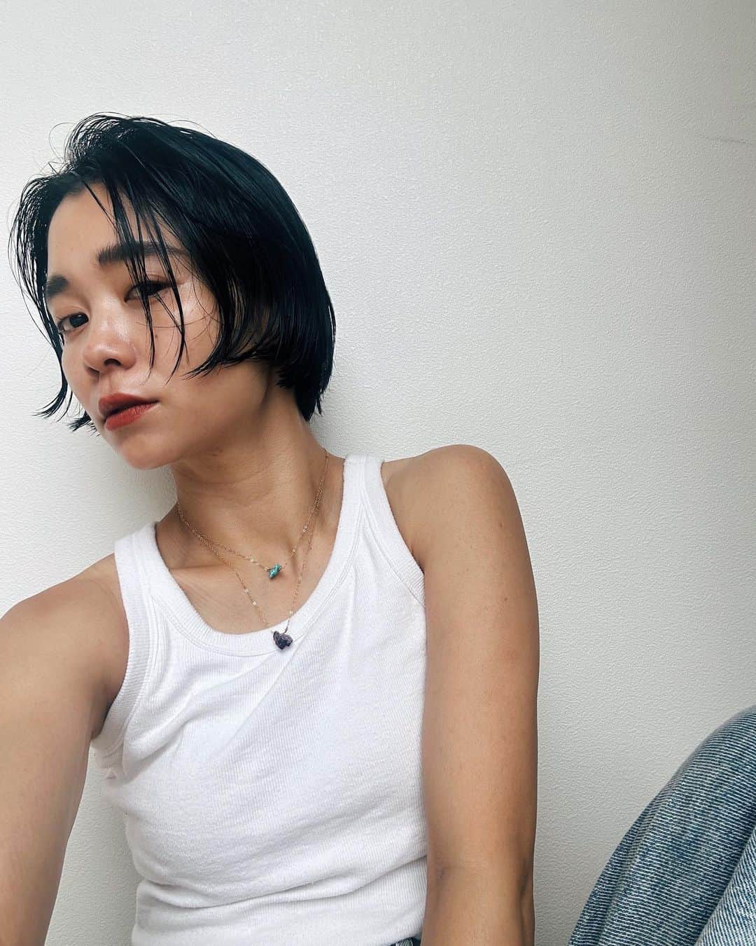 忍舞のインスタグラム：「お気に入り増えた♡  エミリーの１年に1度のpopupが あったので 最終日だけどいけたぁ✨  2つゲット💓 ターコイズとアメジスト💎  シンプルな服にも柄ワンピとかにも あうやつを。  #天然石 #ジュエリー」