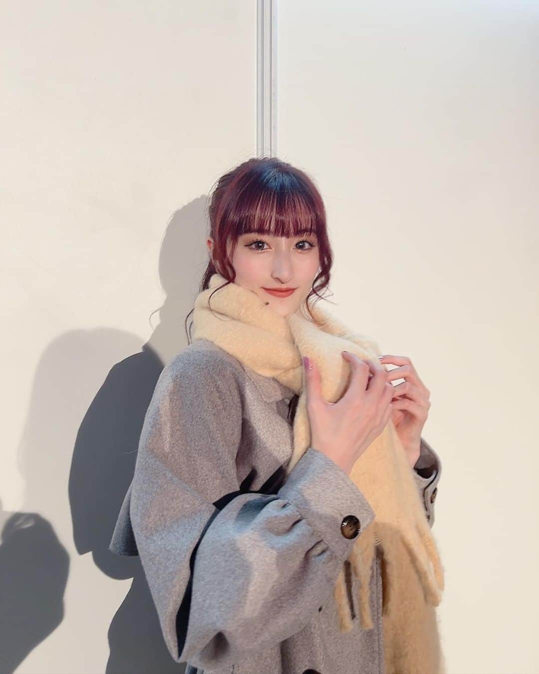 のインスタグラム：「. 👗 : @retrogirl_official  . . . #関コレ#関西コレクション2023aw#関西#山本紗彩#レトロガール#レトロガールコーデ#retrogirl#fashion#ファッションコーデ#ファッション#冬コーデ#冬服コーデ#マフラー女子#美脚#美脚モデル#美脚女子#法政大学#ポニテ#ポニーテール#タイトスカート#女子大生#大学生#大学生コーデ#学生コーデ#ランウェイ#model#modellife#02#ファッション通販」