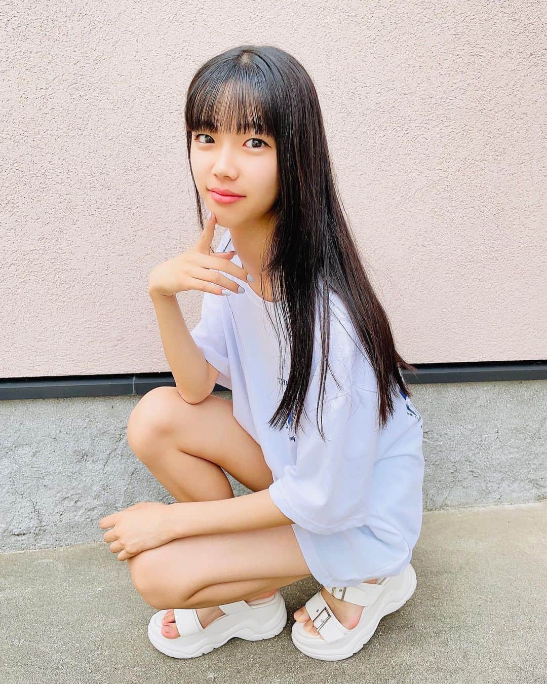 北島澪のインスタグラム：「✨✨✨✨✨✨✨✨✨✨✨  いよいよjapankidsfashionweekまでカウントダウン💓  前日のリハと当日は オンラインでも無料で見れるから 是非見て欲しいなっ🥰  https://lit.link/jkfw  公式のリットリンクから飛んでね💚  ✨✨✨✨✨✨✨✨✨✨✨✨   #japankidsfashionweek   #jkfw   #jkfwマイコーデ   #キッズモデル   #ジュニアモデル   #インスタキッズ   #夢アドシトロン   #北島澪   #model   #juniormodel   #japanesegirl   #japanesemodel   #tシャツ   #tshirts」