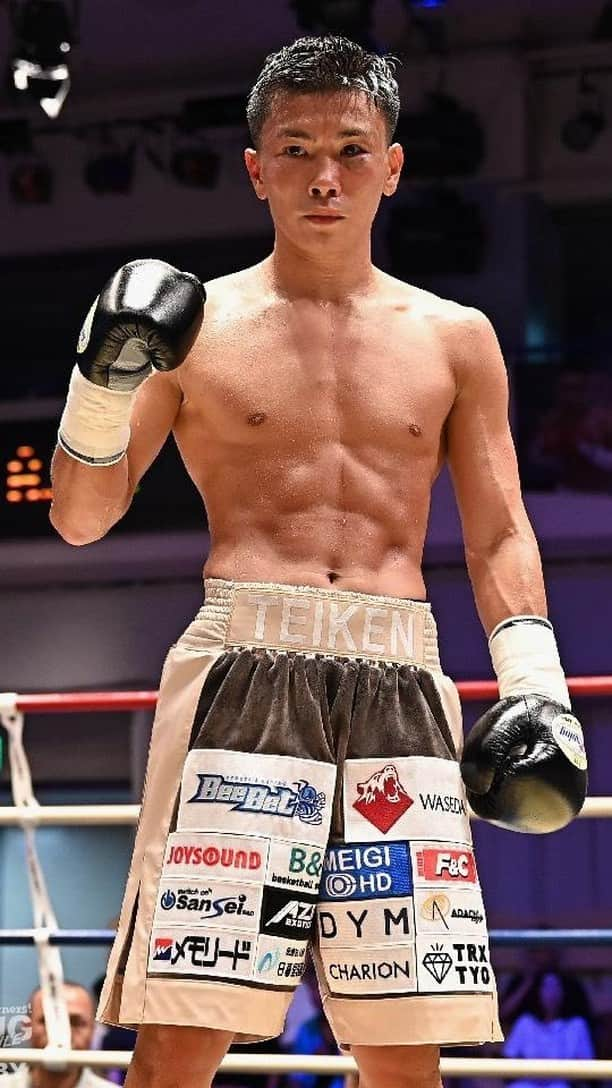 岩田翔吉のインスタグラム：「2試合連続左ボディでKO🇯🇵🥊💥 倒せる攻撃のレパートリーが増えてきて嬉しい🫱🏼‍🫲🏻 更なる高みを目指す🫀  #岩田翔吉 #ボディーショット  #ノックアウト #左ボディー #KO #KNOCKOUT #BODYSHOT」