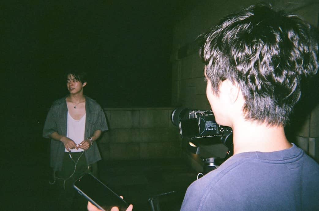宇佐卓真さんのインスタグラム写真 - (宇佐卓真Instagram)「fade out MV見ていただけたかな〜 次の曲も制作してるのでお楽しみに、、！」8月8日 20時08分 - usa_takuma
