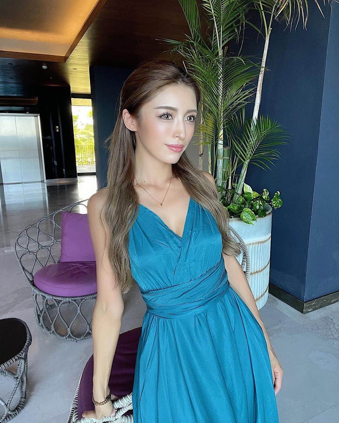 MIWAのインスタグラム：「載せ忘れpic💙🗯️ ㅤㅤㅤㅤㅤㅤㅤㅤㅤㅤㅤㅤㅤ ㅤㅤㅤㅤㅤㅤㅤㅤㅤㅤㅤㅤㅤ SHEINで見た時は可愛く見えたけど サンダルがあってないのがｲﾏｲﾁ ⍨💭 合うサンダルがたまたまなくて。笑 でもパーティーとか着てったら 絶対可愛いし目立つ気がする📣🪄 ㅤㅤㅤㅤㅤㅤㅤㅤㅤㅤㅤㅤㅤ ㅤㅤㅤㅤㅤㅤㅤㅤㅤㅤㅤㅤㅤ #SHEIN#ドレス#ワンピース #shein購入品#sheinコーデ  #cebu#セブ島#マクタン島」