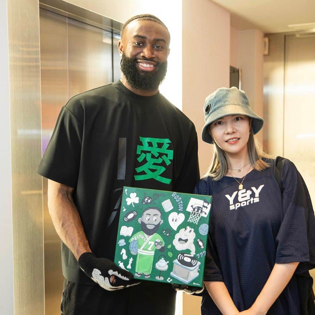 chocomooのインスタグラム：「Thank you for a great time⭐️ @fchwpo ⭐️🏀🔥☘️  #JaylenBrown #Chocomoo」