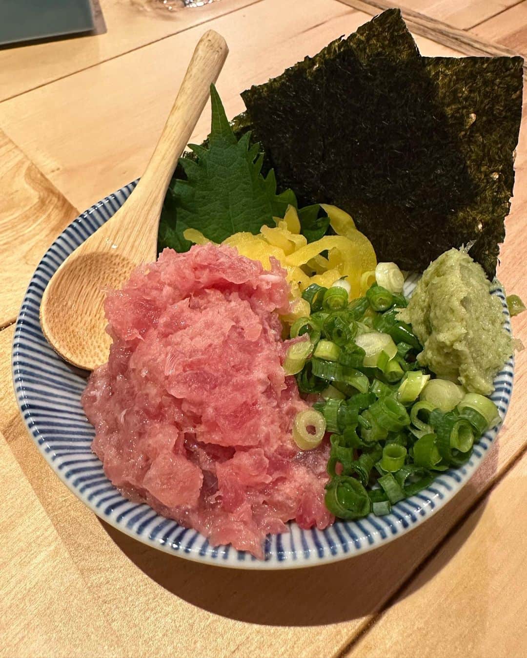 こちえさんのインスタグラム写真 - (こちえInstagram)「. . ここほんとにこの価格で このクオリティー凄い〜🥺 めっちゃ美味しいし品数もいっぱい！！  中目に来たら一度は行くべき〜🥺  #オカモ倶楽部 @okamo_club   #中目黒グルメ#東京グルメ #中目黒ディナー#東京ディナー #お刺身#刺身#海鮮居酒屋 #グルメ女子#飲兵衛女子  #大衆居酒屋#居酒屋グルメ  #華金#中目黒#東京 #yakitori#izakaya#sashimi #followme#japanesefood  #japanesegirl#yummy #tokyotrip#tokyotravel  #tokyo#japan」8月8日 20時16分 - ___5ch1_ko