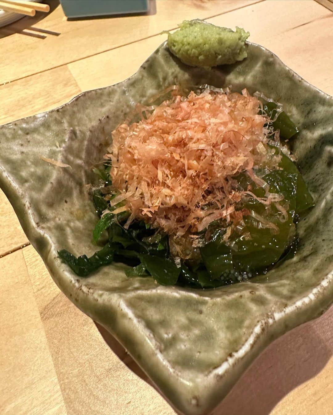 こちえさんのインスタグラム写真 - (こちえInstagram)「. . ここほんとにこの価格で このクオリティー凄い〜🥺 めっちゃ美味しいし品数もいっぱい！！  中目に来たら一度は行くべき〜🥺  #オカモ倶楽部 @okamo_club   #中目黒グルメ#東京グルメ #中目黒ディナー#東京ディナー #お刺身#刺身#海鮮居酒屋 #グルメ女子#飲兵衛女子  #大衆居酒屋#居酒屋グルメ  #華金#中目黒#東京 #yakitori#izakaya#sashimi #followme#japanesefood  #japanesegirl#yummy #tokyotrip#tokyotravel  #tokyo#japan」8月8日 20時16分 - ___5ch1_ko
