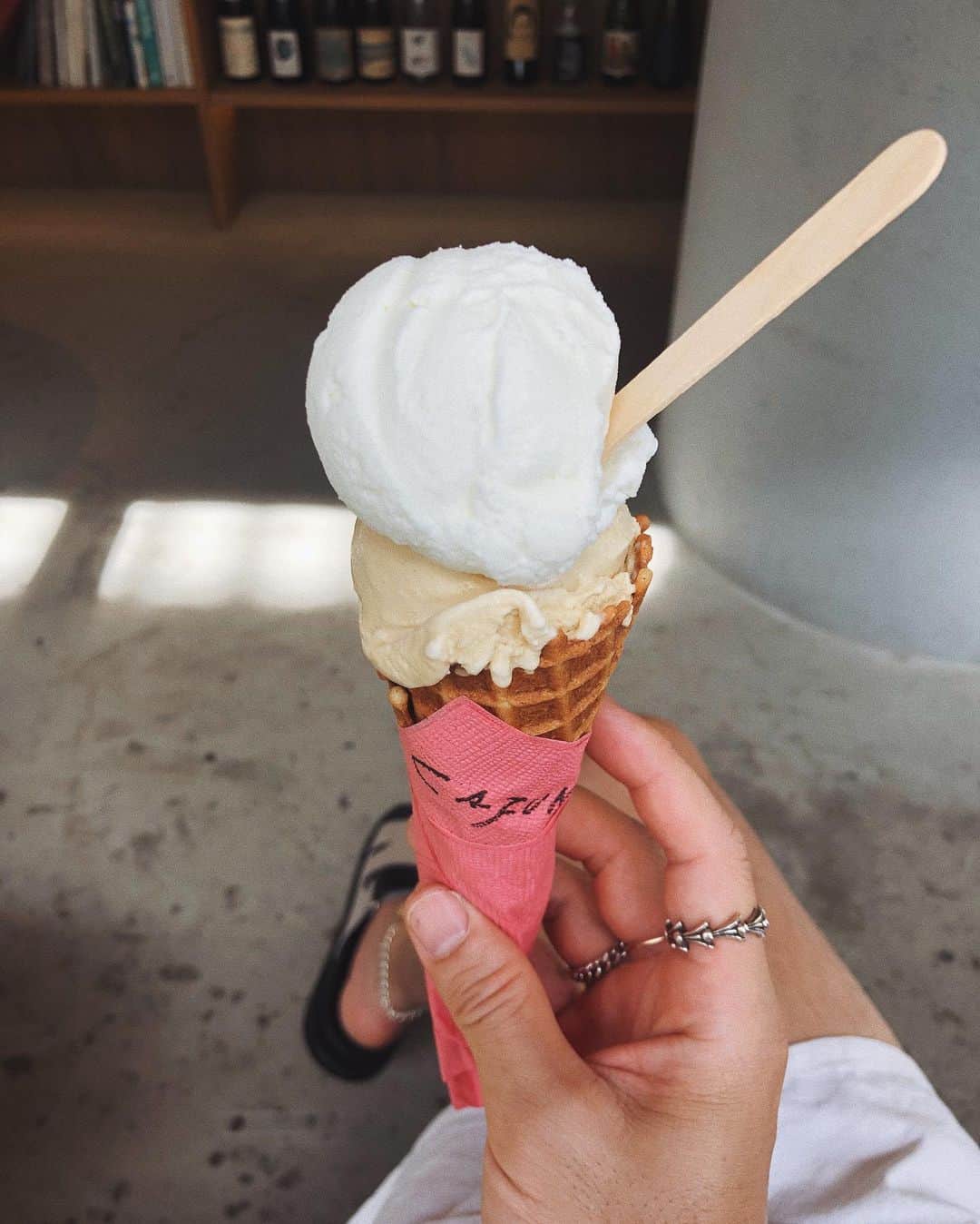 陣内勇人のインスタグラム：「. この夏 きっとNo.1  Salted Premium Milk  & Black Suger  #gelato」
