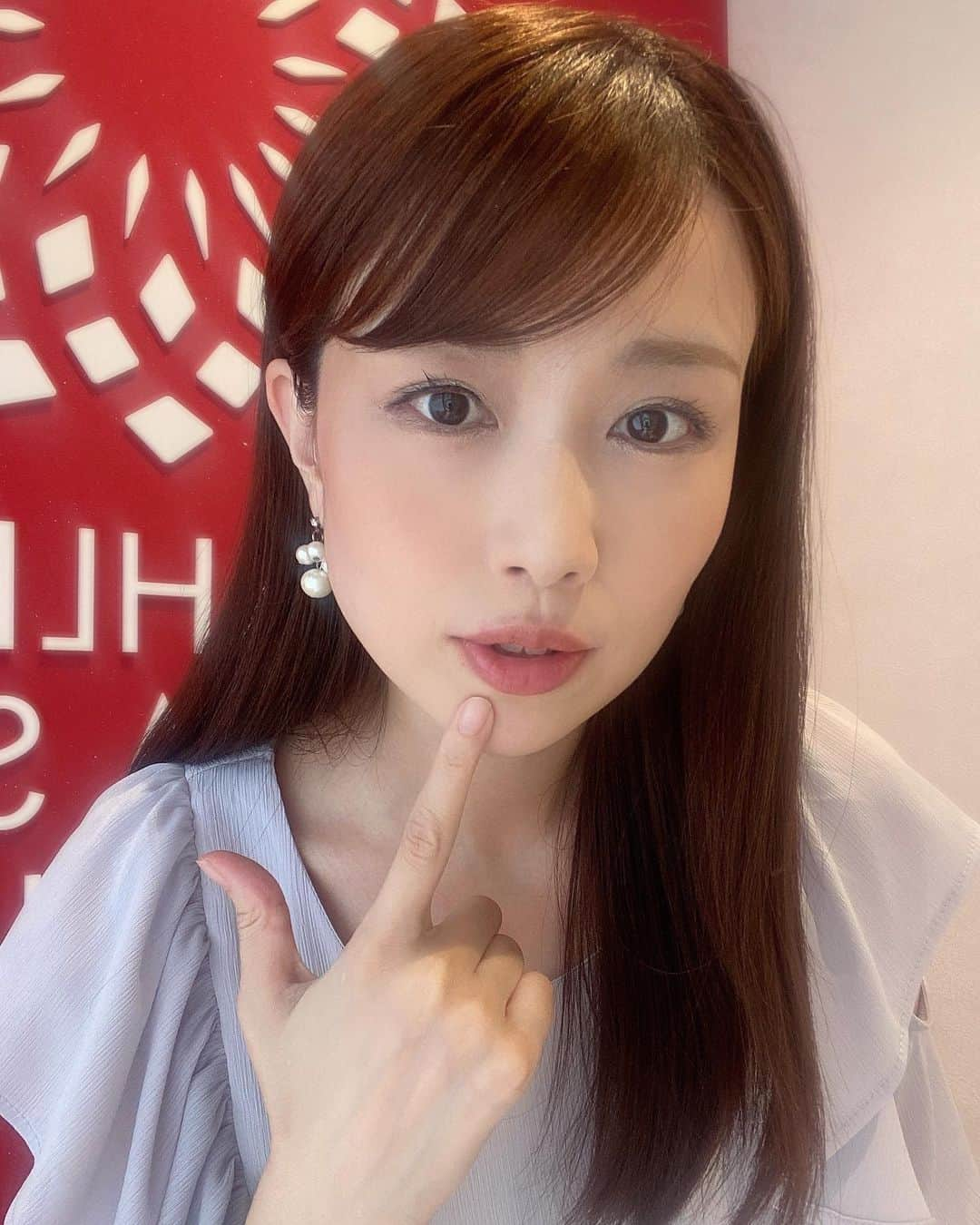 道岡桃子さんのインスタグラム写真 - (道岡桃子Instagram)「リップ💋  アートメイクしていただきました❤️  お医者さんの診察→色決めカウンセリング→麻酔→施術という流れでした✨  私は普段のリップの色を元にフラミンゴピンクを選びました💄  施術中のジーという機械音が怖いので、ずっとイヤホンでXJAPAN聴いてました。紅…（笑）  しっかり麻酔をしたので痛みはほとんどなく、唇のくすみが消えて、綺麗なピンク色になりました🥰💋  顔色がよく見えて気に入ってます💖  有難いことに、桃子の投稿見ましたとお伝えいただくと、初診の方限定で施術1割引きでご案内くださるそうです✨ @dahliagsc   唇はとっても大事ですよね💓  山口さん @active.artmake  今回もありがとうございました❤️  #ダリア銀座スキンクリニック #ダリア銀座 #ダリア美肌 #スキンケア #美容皮膚科 #アートメイク #アートメーク #アートメイク眉 #綺麗 #綺麗になりたい #美容 #美容クリニック #artmake #ginza #doctor #リップ #リップメイク #リップケア #リップアートメイク #医師 #ドクター」8月8日 20時20分 - momoko_ana