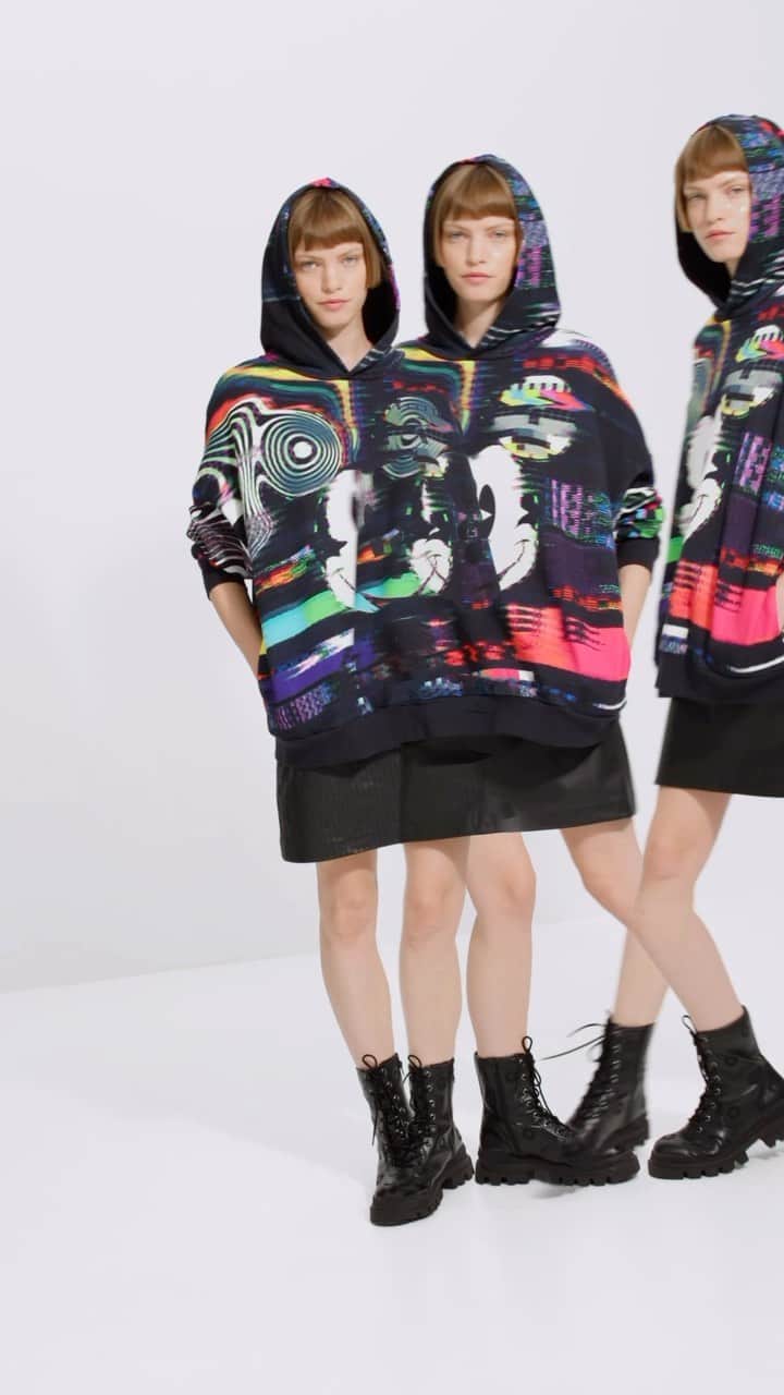 デシグアルのインスタグラム：「Sweatshirts, jackets, T-shirts, bags, backpacks... Discover the new collection of garments & accessories starring Disney's Mickey Mouse. ​  #DesigualAndDisney #NewDesigual ​」