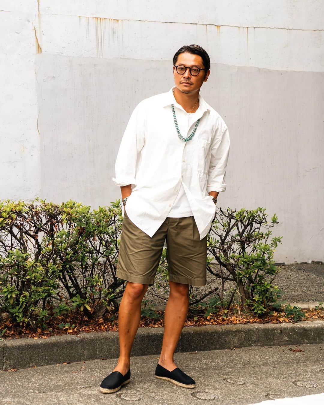 高田朋佳さんのインスタグラム写真 - (高田朋佳Instagram)「Summer vibes. White shirts & Turquoise.  #wearlness #whiteshirts #turquoise #summerstyle」8月8日 20時24分 - tomoyoshi_takada