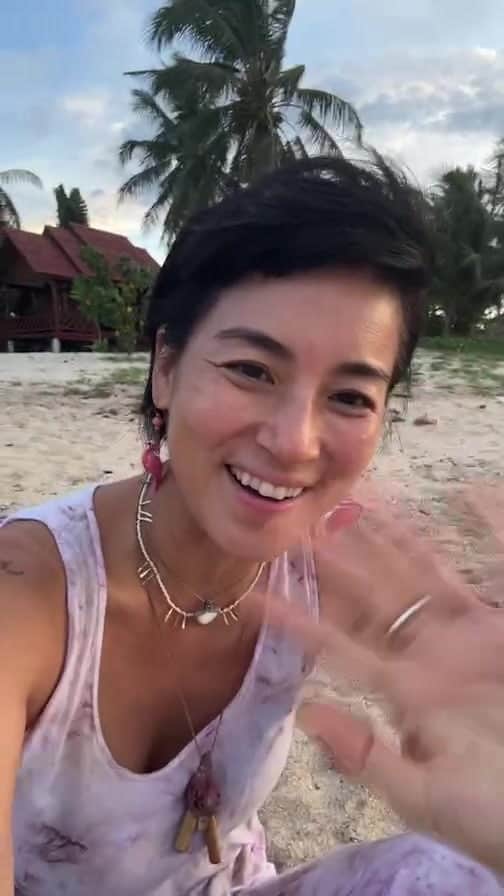 桃生亜希子のインスタグラム：「Thaiのkopanganからお届け✨ Lion's GATE🦁🌞」