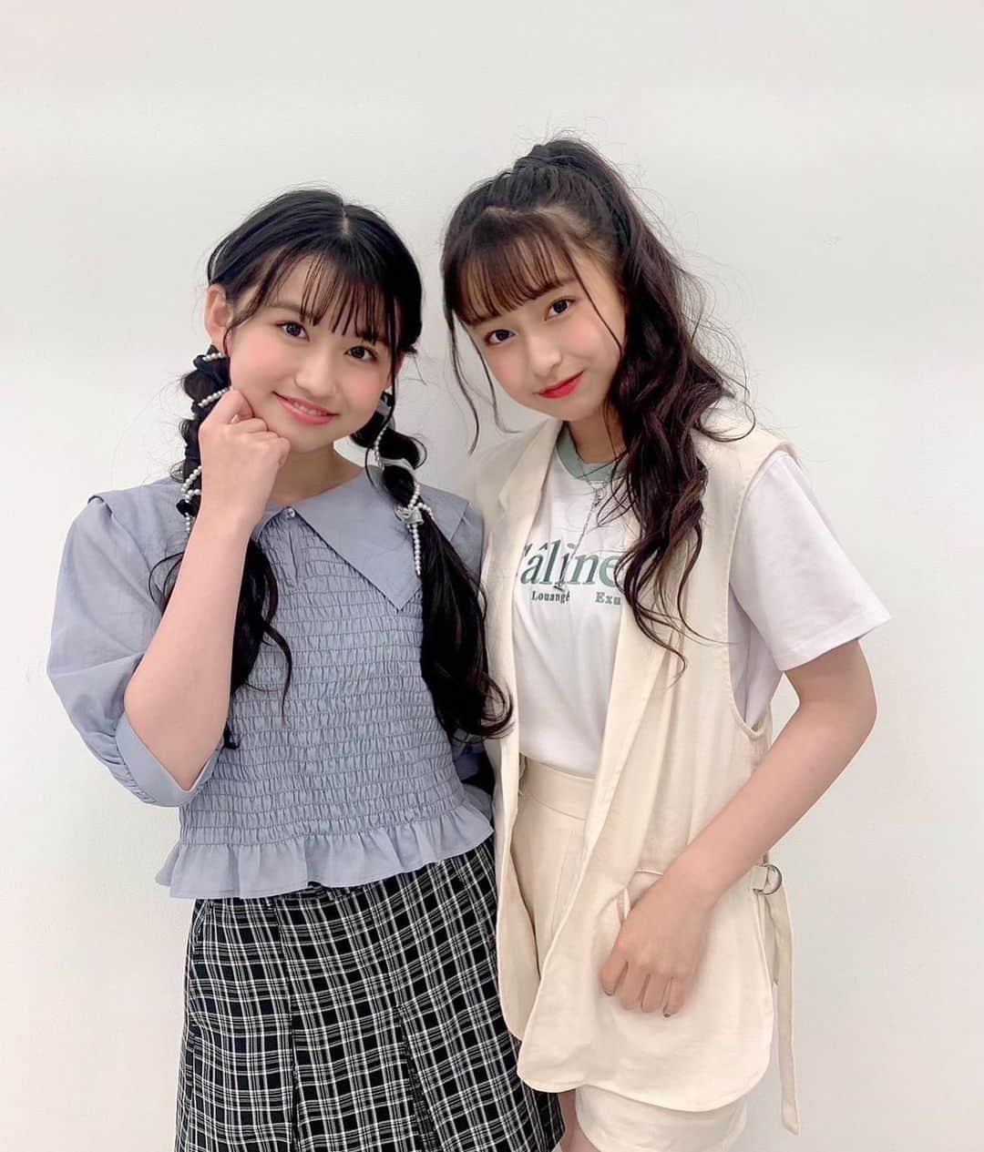 ゆめ & じゅなさんのインスタグラム写真 - (ゆめ & じゅなInstagram)「今月発売されたSho-Comの付録紹介ページをゆめじゅながやらせていただいています！  じゅなとの撮影は、新鮮でとっても楽しかったです！！  衣装もヘアメイクもとっても可愛くて、 すごくお気に入りです♡♡  付録はなんと、 ブラックメッシュショルダーバッグです！  しかも、repipiarumarioとのコラボなんです！！  ちょーかわいい！！！♡♡  シンプルなデザインで、とってもかわいいのでぜひぜひゲットしてくださいっ！   #野崎結愛  #野崎珠愛  #ゆめじゅな  #姉妹  #2歳差姉妹  #仲良し  #07  #09  #fjk  #sjc #レピピ #レピピアルマリオ #repipiarumario #shocomi #少女コミック #モデル #付録 #ショルダーバッグ」8月8日 20時33分 - yumejuna