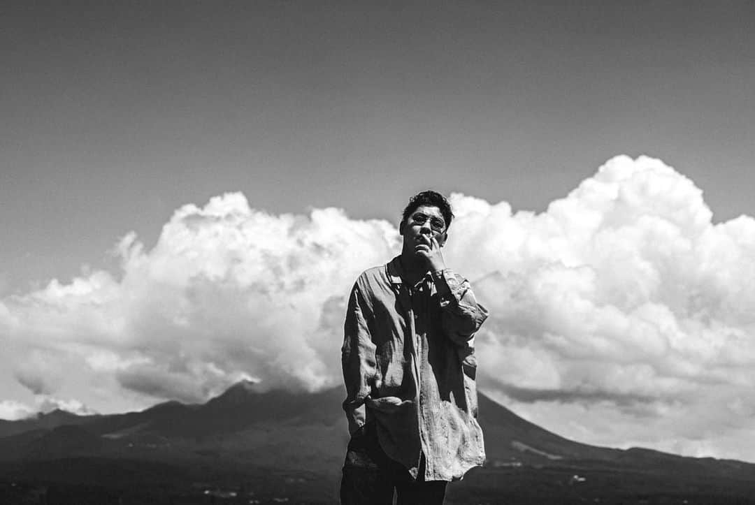 井田幸昌のインスタグラム：「Mt. Daisen and big clouds.  #japan  Photo by @ogata_photo」