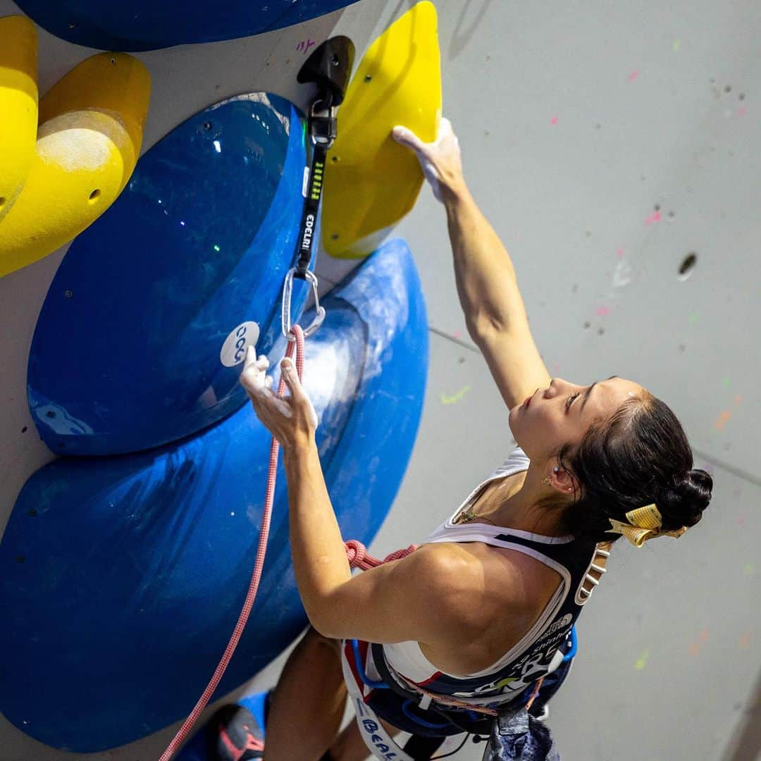 キム・ジャインさんのインスタグラム写真 - (キム・ジャインInstagram)「It wasn’t my day as I hoped but I could keep smiling after I realized that I’m able to climb again at the amazing stage, World Championship Combined Semifinal 🥹✨ I know it would be challenging, but I feel gratitude about the opportunity which is given to me. I will trust my efforts that I’ve made and never give up. 🙂  #berntoclimb  @redbull @redbullkr #givesyouwings  @nike @nikeseoul #justdoit @lasportivagram」8月8日 20時37分 - allezjain