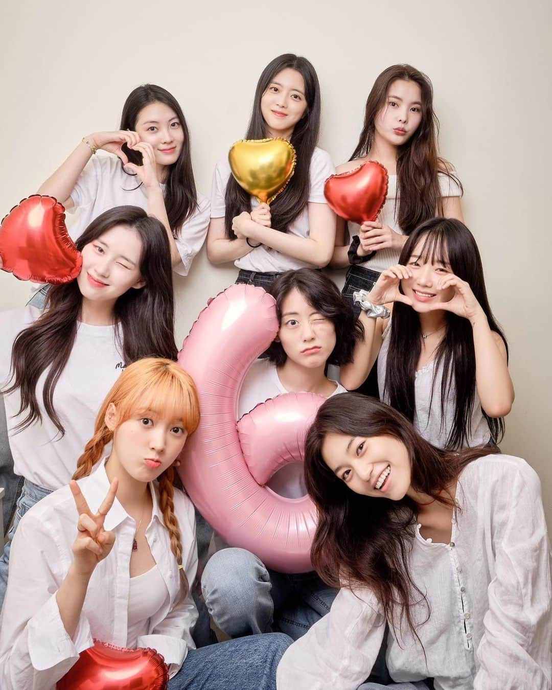 キム・ドヨンのインスタグラム：「Happy 6th Anniversary Weki Meki🤍」