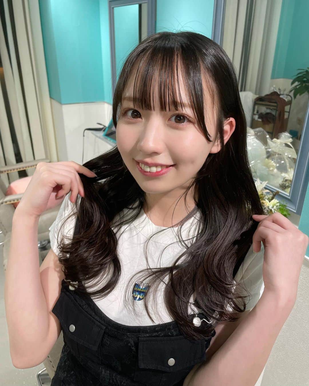 柳川みあのインスタグラム：「にゅーへあー👶🏻  @hirayama518yuki さんに切っていただきました🙇🏻‍♀️ とうふちゃんにも会えて幸せっ🐶 ありがとうございました！」