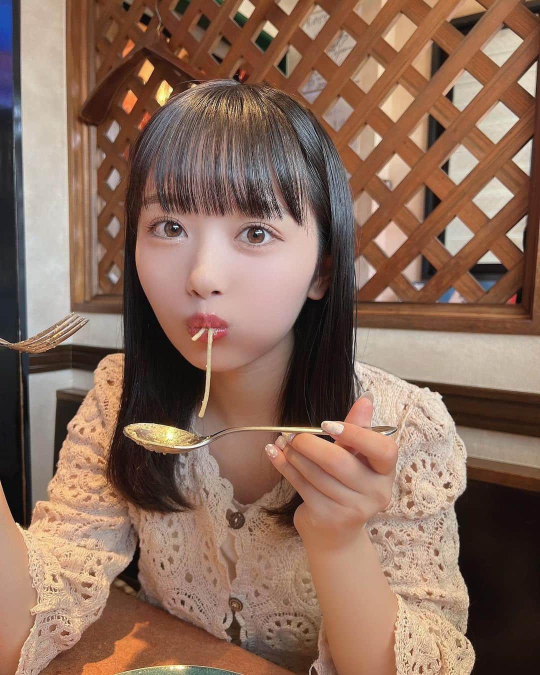 峰島こまきのインスタグラム：「お母さんとパスタ食べたよ　〜  ここ美味しすぎたので また絶対行くっ　🍝❤︎  実家でゆっくり過ごしました〜 たくさん寝た🙆🏻‍♀️  #静岡グルメ」