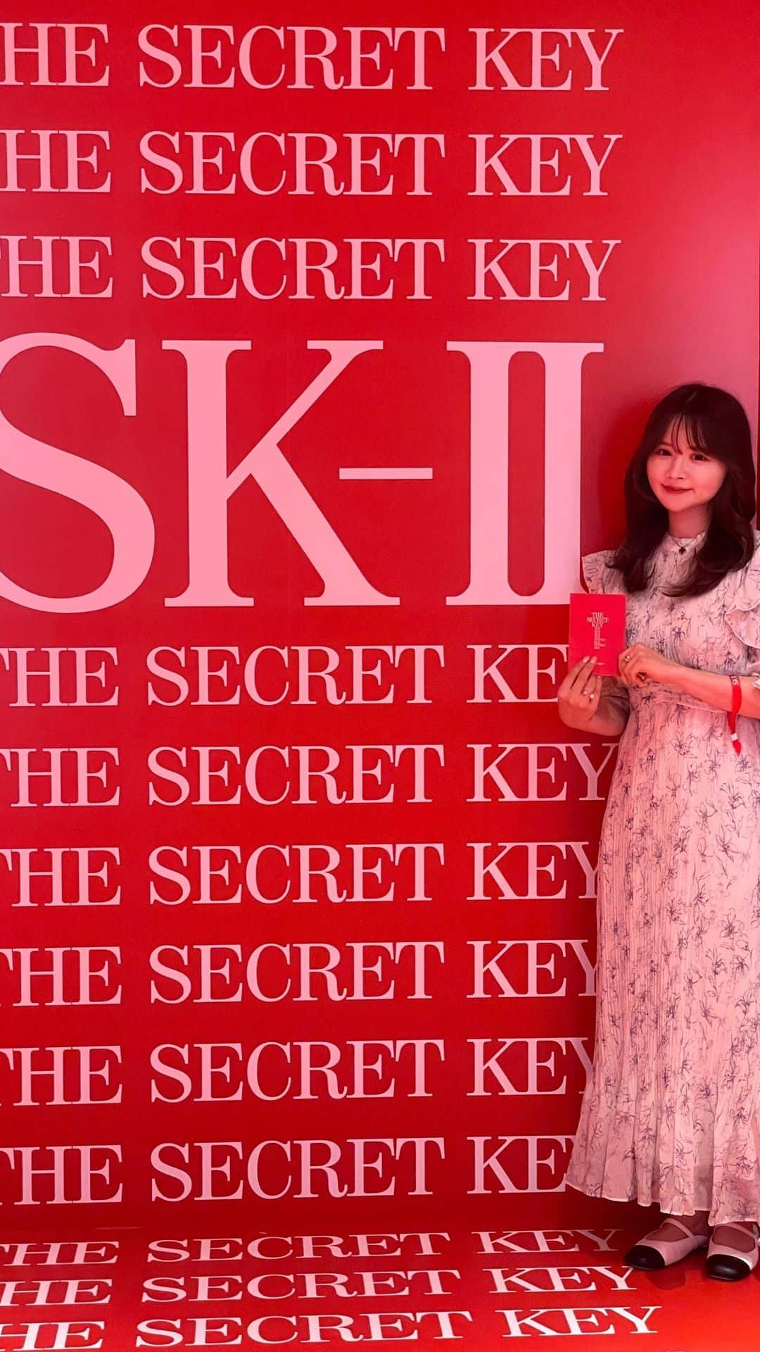 あきのインスタグラム：「@skii のpopupイベントに 参加してきたよ🎀💗 SK-IIの歴史や定番商品の 開発背景が知れて勉強になったし 触らない肌測定が凄くて ケアがちゃんと出来ている所や シミ予備軍🥲など見れて これからピテラを丁寧に使っていきたい😌🫶  美容部員さんもついてくれてアドバイス もらえるからシンプルに勉強になる！ 肌年齢は−5歳やったけどもっと頑張る笑  #SK-II#ピテラ#ピテラエッセンス #フェイシャルトリートメントエッセンス #PR」