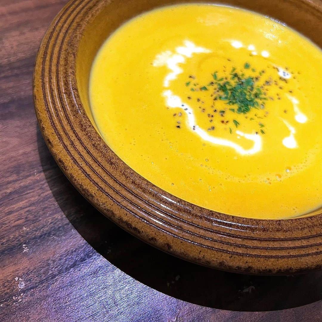御堂耕平のインスタグラム：「にんじんのポタージュ🥕 ・ #potage  #carrot  #御堂の飯」
