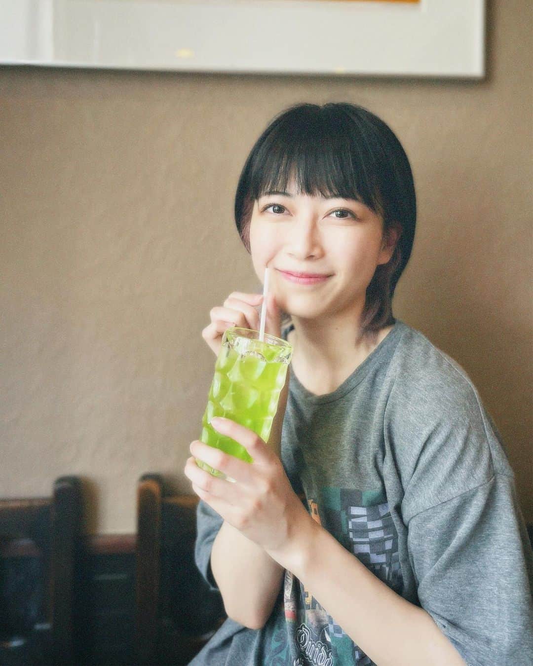 彩木咲良さんのインスタグラム写真 - (彩木咲良Instagram)「☺︎ 昔ながらの喫茶店ってメロンソーダが濃くて美味しいよね🍈」8月8日 21時04分 - ayakisakura_official