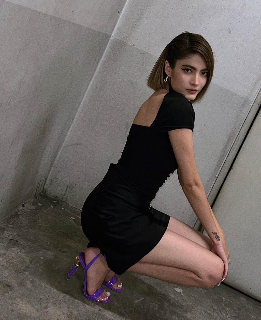 マギー・ラースリー・バーレンシエガーのインスタグラム：「Love this pair @louboutinworld」