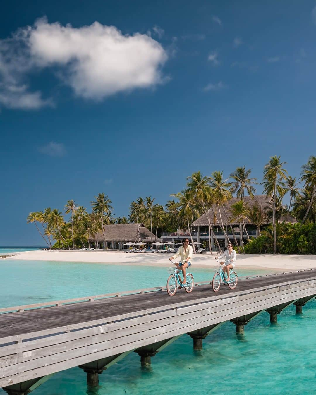 Velaa Private Islandのインスタグラム：「Endlessly exploring every splendid corner of our glistening paradise. #VelaaMoments #VelaaPrivateIsland #Maldives」