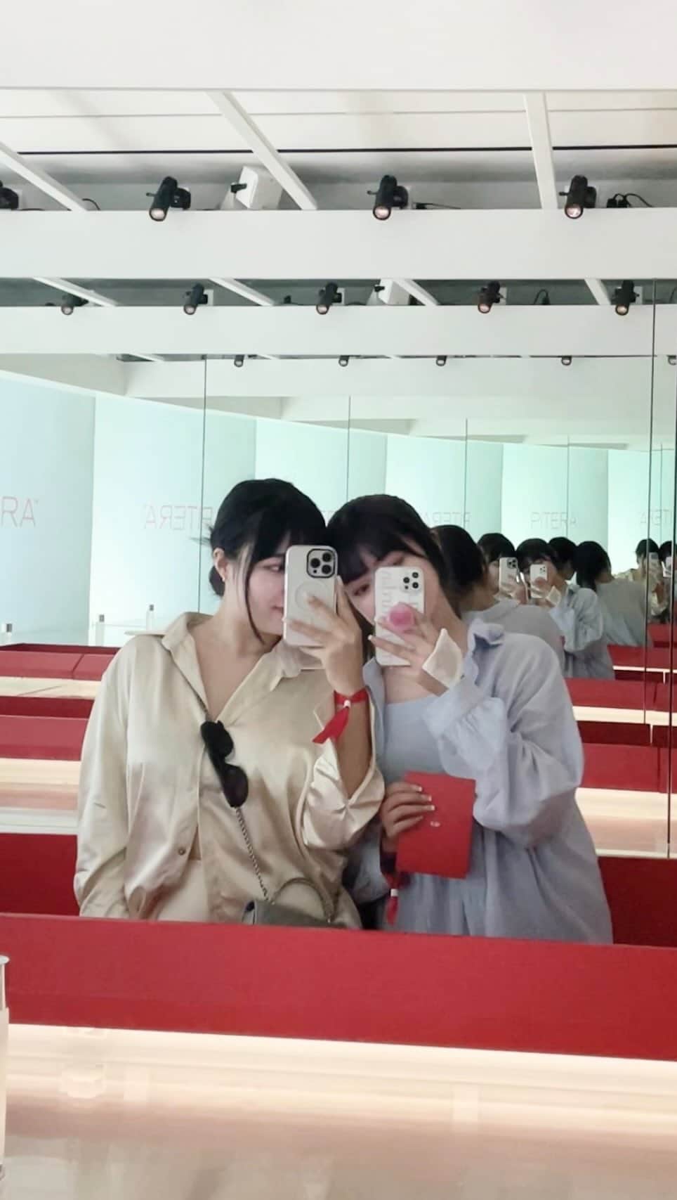 河﨑莉奈のインスタグラム：「SK-Ⅱの今だけの限定イベント🤍 「SK-II シークレットキーハウス」に遊びに行ってきました🔑  肌年齢を測定してもらった結果23歳だったのでもっとモチベ上げてスキンケア頑張ります🤍❕  気になるアイテムたくさんあったのでこれから使っていきたいなって思いました☺️🎀  #skii #ピテラ #ピテラエッセンス #フェイシャルトリートメントエッセンス  @skii」