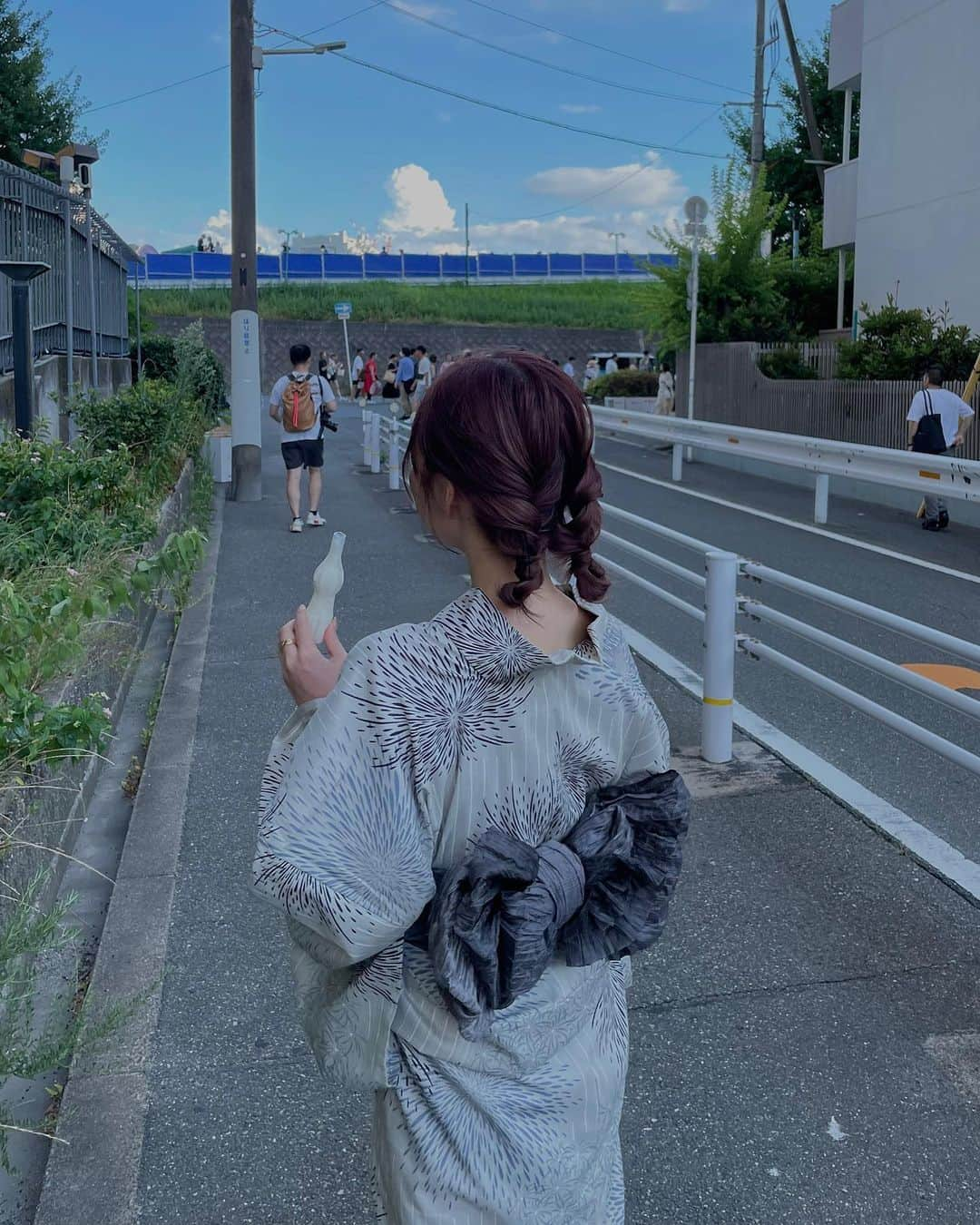 ムサシさんのインスタグラム写真 - (ムサシInstagram)「淀川〜🎇✨ ⁡ やっぱり花火大会は夏感じれるからスキ☺️🎐 パピコと缶ビールが沁みたーー。笑 ⁡ 浴衣は @dita_official  直前に揃えたけど可愛くてよかた♥︎ ⁡ ⁡ #淀川花火大会 #花火大会 #浴衣 #浴衣ヘアアレンジ #浴衣ヘア」8月8日 21時33分 - ___musashi.___