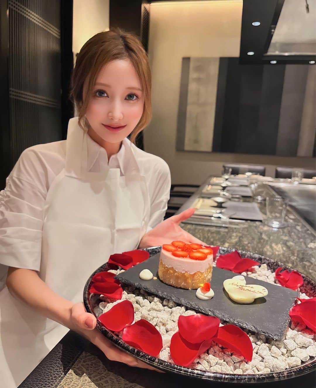 のインスタグラム：「. また一つ歳をとりましたあああ🎂 関わってくれる皆さまいつもありがとうございます♥️ . .」