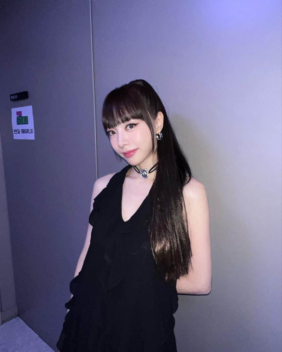 ホン・ウンジのインスタグラム：「🖤🖤🖤」