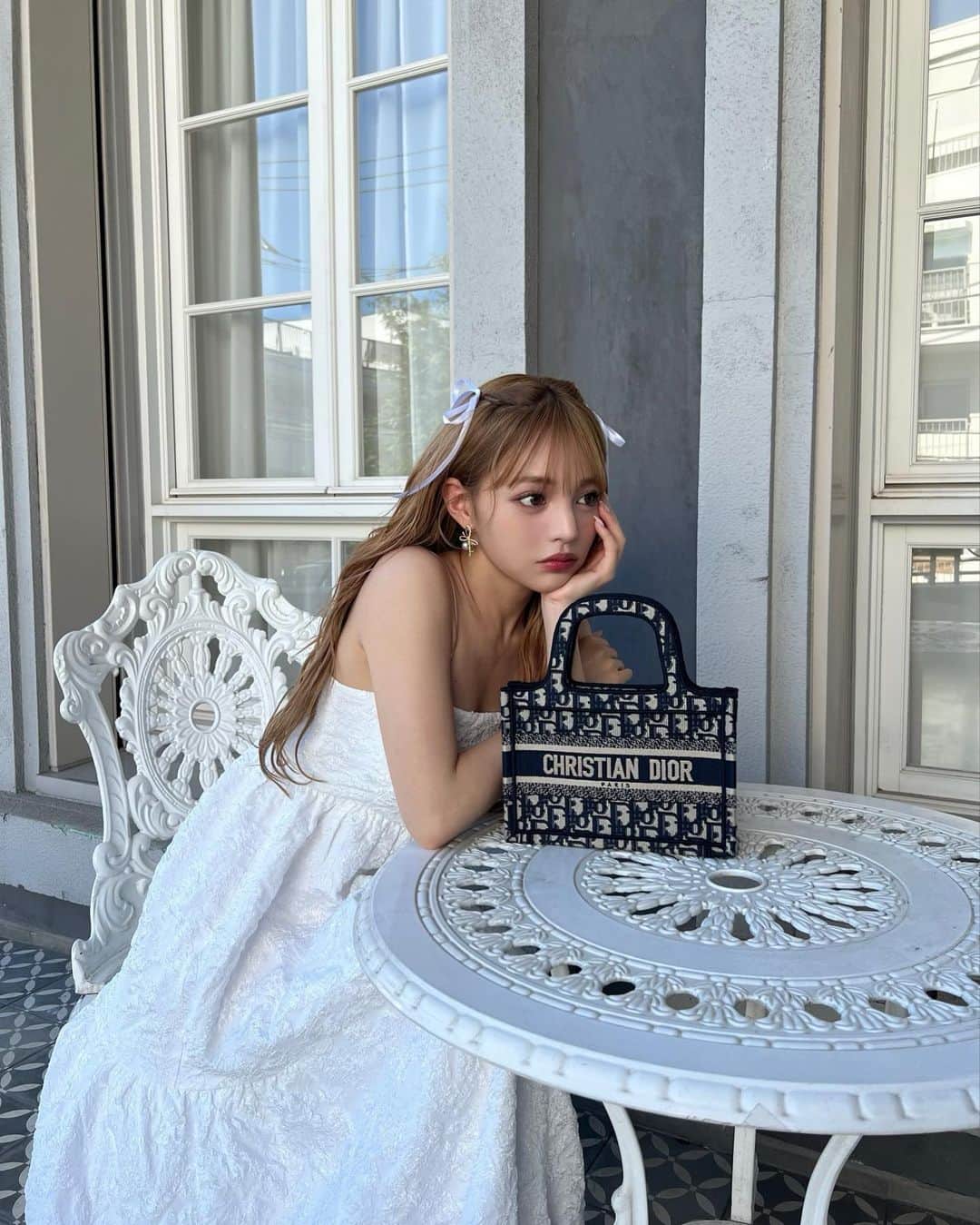 吉木千沙都（ちぃぽぽ）のインスタグラム：「まいにち暑過ぎて袖のないお洋服ばっかり着てる🥵🍦」