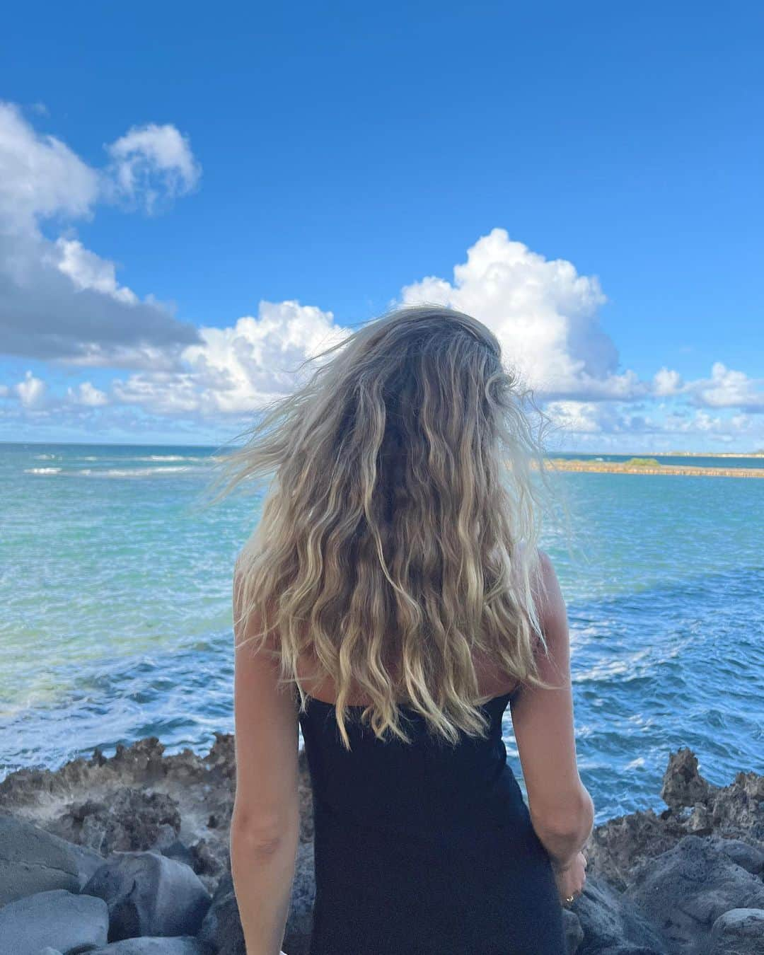 クロエ・ルーカジアックさんのインスタグラム写真 - (クロエ・ルーカジアックInstagram)「Love vacation hair 🫶🏻」8月9日 8時54分 - chloelukasiak