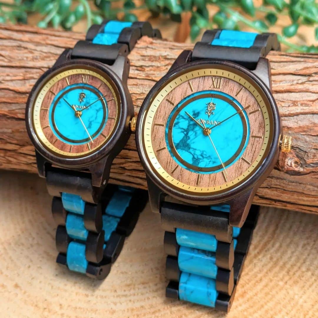 EINBAND -アインバンド-のインスタグラム：「💎天然石×木製腕時計⌚ 天然石のターコイズやラピスラズリと木製腕時計がコラボしたペアウッドウォッチを製作しております！  天然物となりますので世界でたった一本の自分だけのオリジナル腕時計となります✨  #EINBAND #木製腕時計 #パワーストーン」