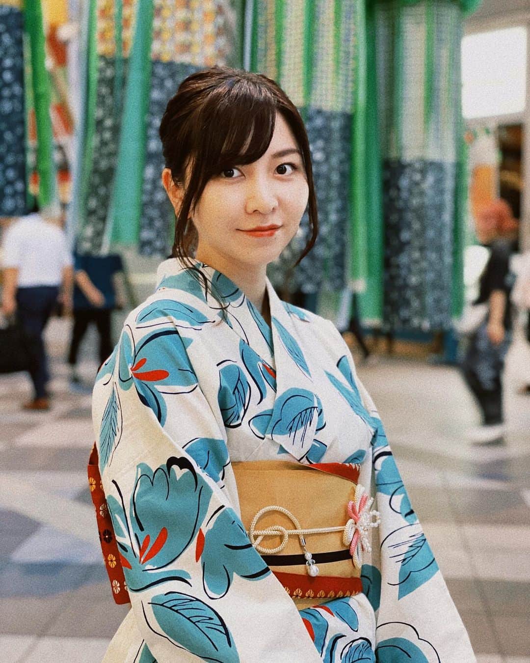 のインスタグラム：「母が中学生のとき祖母に作ってもらった浴衣。 まだ全然着れるよばあちゃん。 ありがとね。」