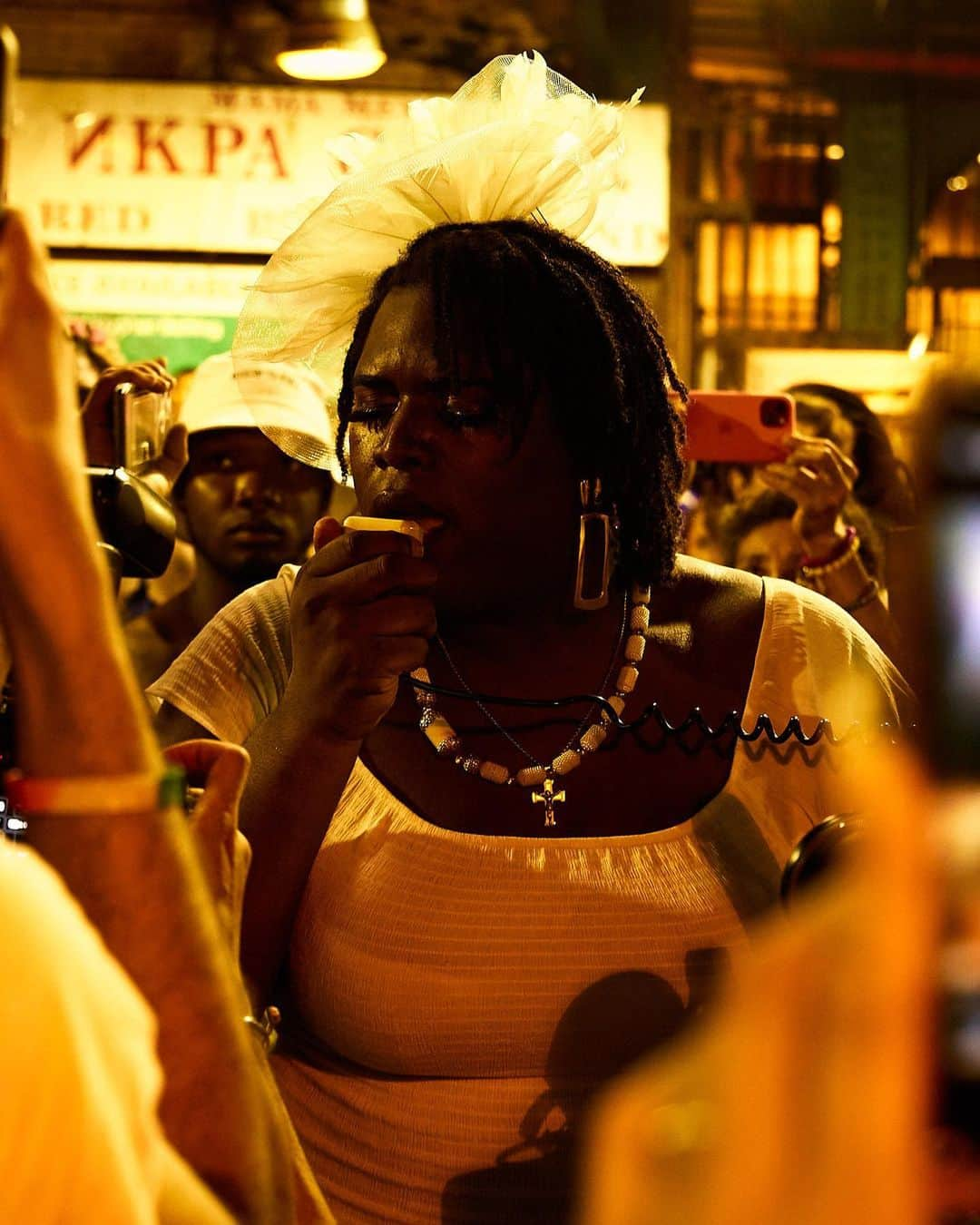 LOVE MAGAZINEさんのインスタグラム写真 - (LOVE MAGAZINEInstagram)「On July 29, Black, queer dancer O’Shae Sibley stopped at a New York gas station with friends. As the group filled their car, they played Beyoncé’s “Rennaissance” album. Joyously, Sibley began to vogue. That’s when a group of men approached the friends yelling homophobic and anti-Black slurs, and one fatally stabbed Sibley in what is now being charged as a hate crime.  On Friday, hundreds of New Yorkers gathered at that same gas station to mourn the death and celebrate the life of O’Shae Sibley, a talented choreographer and beloved member of New York’s ballroom community. Led by Qween Jean (@qweenjean) and Gia Love (@therealgialove) of @blacktransliberation, they chanted, demanded justice for Sibley, and danced in his name. “Queer and trans people, and especially Black and brown queer and trans people, exist in a world where hate can cost them their lives,” Qween Jean told Vogue after the event, adding: “[Sibley’s assailant] killed a powerful and monumental figure in this community, but now O’Shae is being immortalized as an icon and we will continue to honor the legacy of dance that they inspired us with. Beyoncé said it herself—‘You cannot break my soul’—and O’Shea’s soul will live on in all of us.”  Memorial organized by @qween_jean @blacktransliberation @destinationtomorrow452, @ballroomwecare, @houselivesmatter @newprideagenda  Photos by Diana Sinclair @dianasinclair」8月8日 23時57分 - thelovemagazine