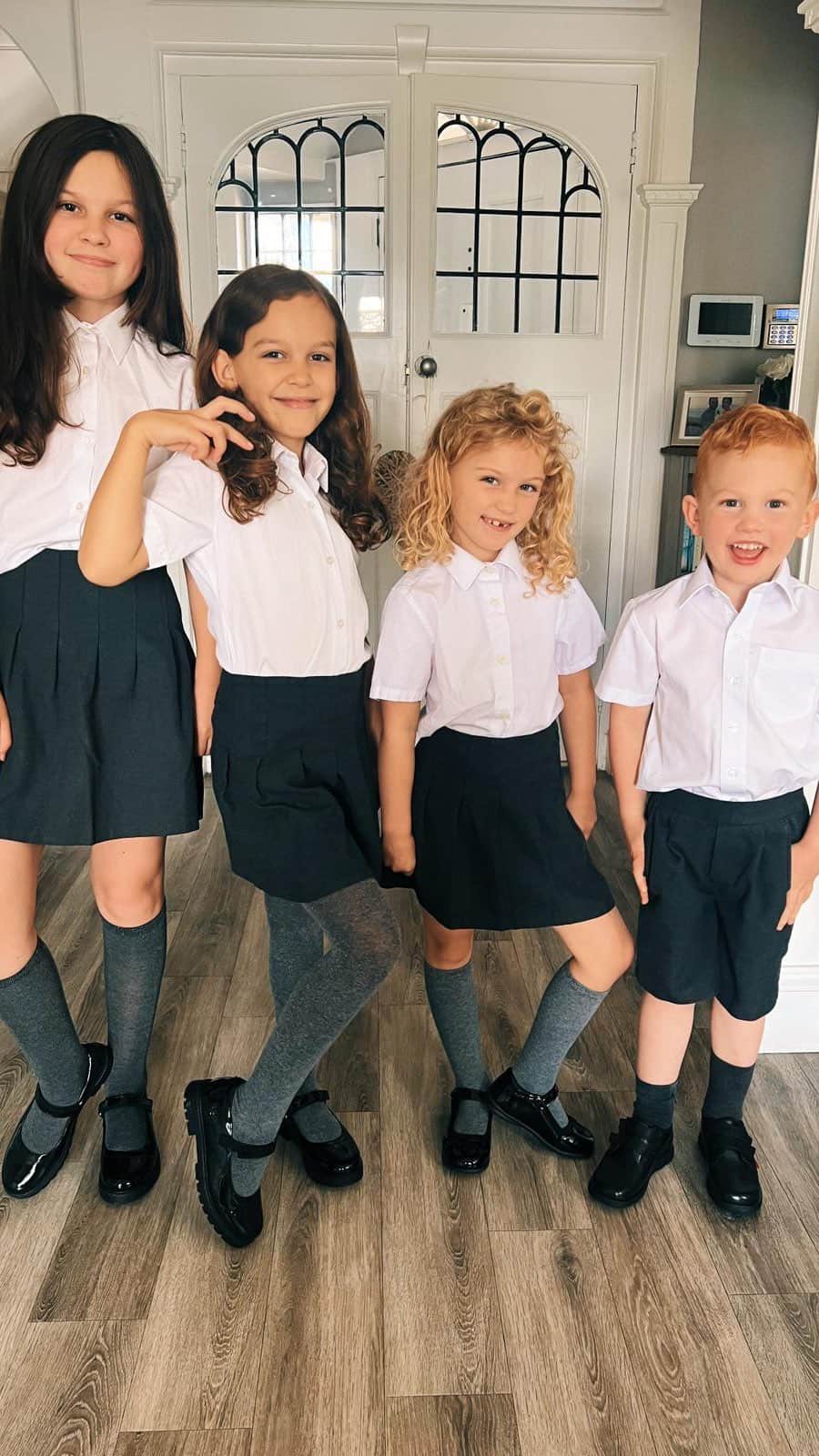 Anna Sacconeのインスタグラム：「ad We’re getting ready for school with Deichmann! 🏫📚🎒 Right now Deichmann are offering buy one get one half price on all school shoes from 24th of July till 10th of September! 🤩 With tons of premium affordable brands to choose from & amazing features like scuff resistance, Microfresh & touch fastening back to school shoe shopping is stress free and easy! 🥰  #WeAreDeichmann  #deichmannbacktoschool」
