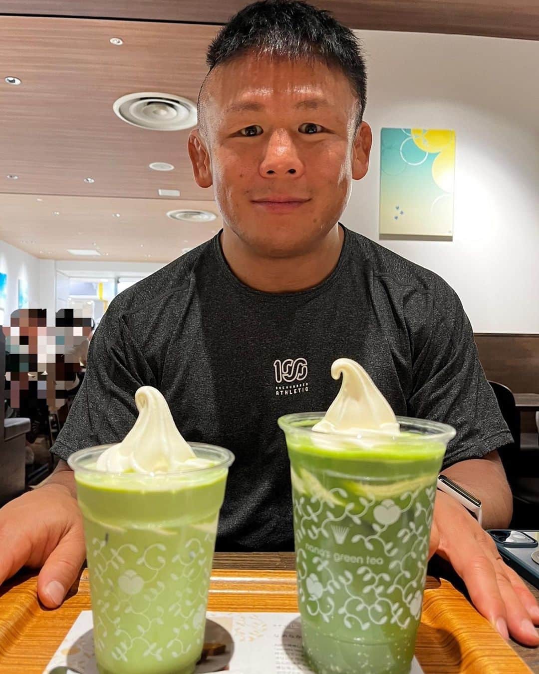 北岡悟のインスタグラム：「8/6(日)昼、京都に入って一息吐きたくて、全国チェーン店だと理解しながらも、「取り敢えず京都だし抹茶だろ」と言わんばかりに抹茶補給🍵 #nanasgreentea #京都ポルタ #京都porta #京都ポルタ店 #京都porta店 #グリーンティー #ソフトソーダ #抹茶ソフトソーダ #玄米抹茶ソフトクリームラテ」