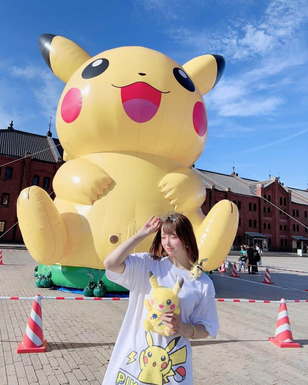 諸星みゆのインスタグラム：「💙 ⁡  ポケモンWCS2023 横浜みなとみらいイベント ⁡ 赤レンガ倉庫に めっちゃ大きなピカチュウが☺️🫶 ⁡ 大きなピカチュウのまわりには たくさんポケモンがいて 赤レンガ倉庫がめっちゃ賑やかになってました❣️ ⁡ どのポケモンもかわいいっ…🤤💗💗 ⁡ ⁡ ┈┈┈┈┈┈┈┈┈┈┈┈┈┈┈┈┈┈┈┈ ⁡ 📍赤レンガ倉庫 ⁡ ┈┈┈┈┈┈┈┈┈┈┈┈┈┈┈┈┈┈┈┈ ⁡  #みなとみらい #ポケモン  #ポケスタグラム  #ポケジェニック #フォトジェニック #ポケモンwcs  #ポケモン #ピカチュウ #ピカスタグラム #ポケスタグラム #ポケモンだいすきクラブ #ポケモン好きと繋がりたい  #wcs2023 #wcs  #wcs2023  #pokemon #pokemonworldchampionships  #pokestagram #pikachu #pikastagram #pokemonfan #pokemoncommunity #pokemonplush #pokemoncollectors #pokemoncollections #pokemoncenter #pokemoncenteronline #pokemonwcs#pokemonwcs2023 #pokegenicyokohama #pokemonworld#pokemonworlds #pokegenic」