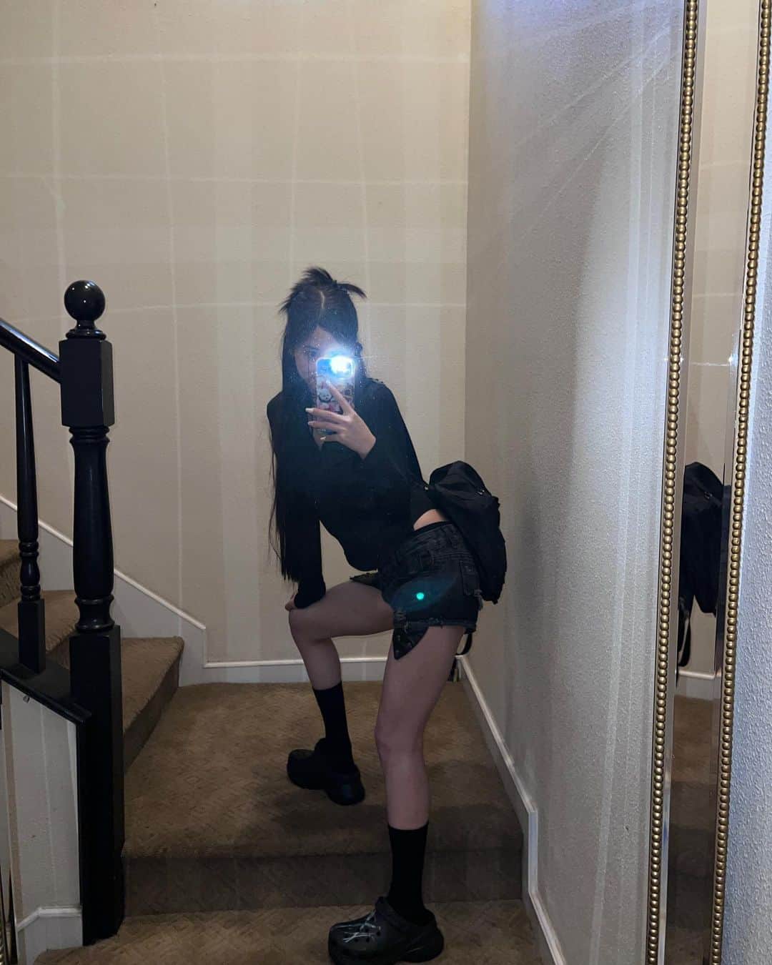 ウェンジャのインスタグラム：「🥀」
