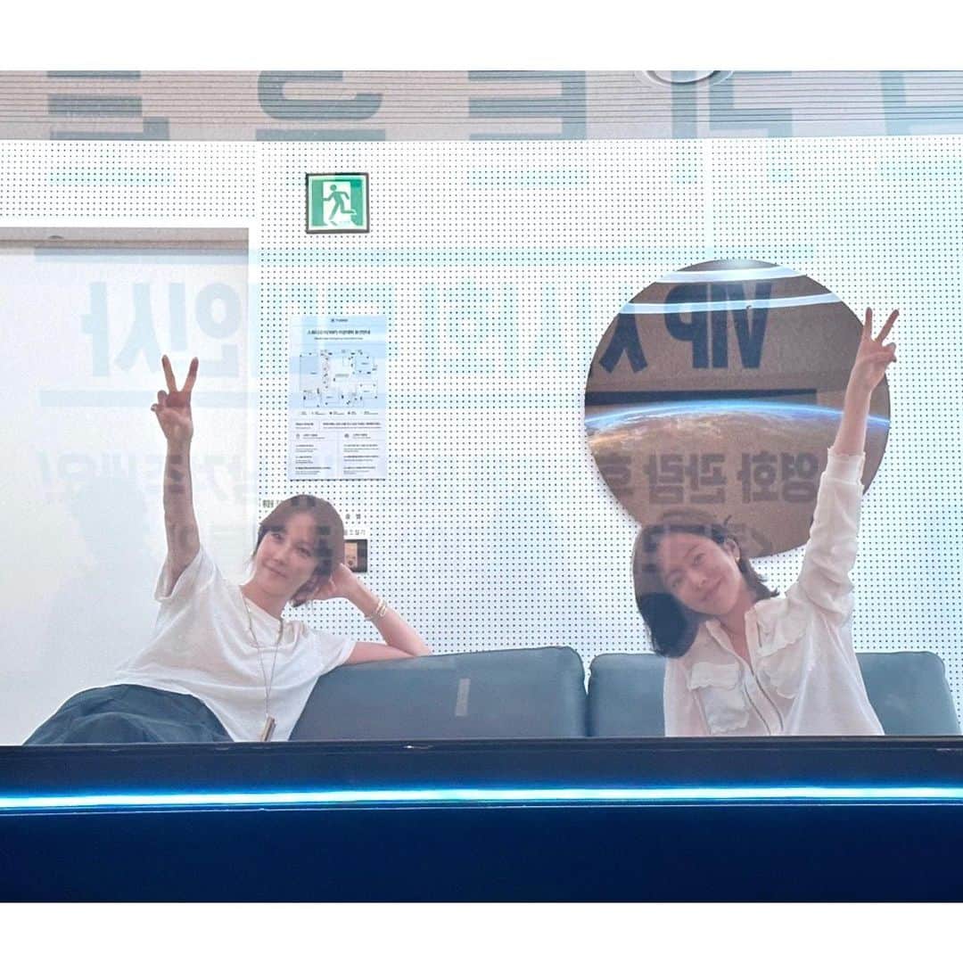 イ・ジアのインスタグラム：「#콘크리트유토피아 👍🏻👍🏻👍🏻」