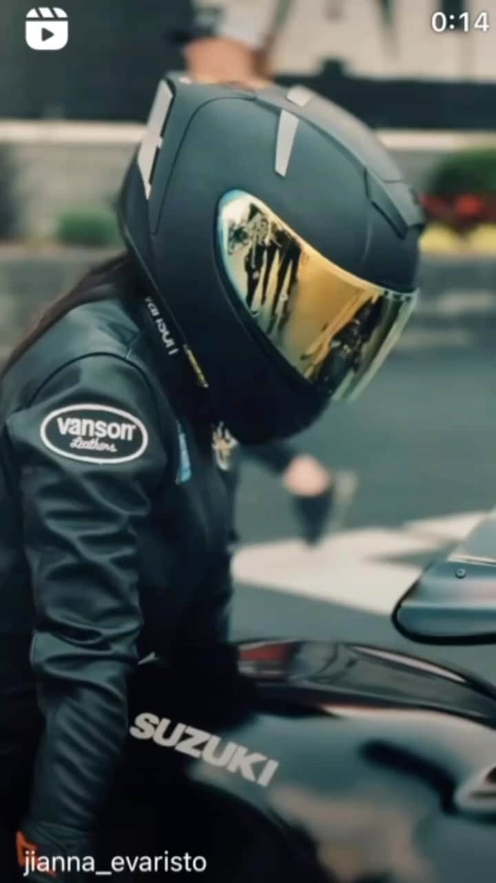 バンソンのインスタグラム：「@jianna_evaristo for #vansonleathers 🏍️  Be sure to email us or stop by to see us in Fall River to get measured for your suit.」