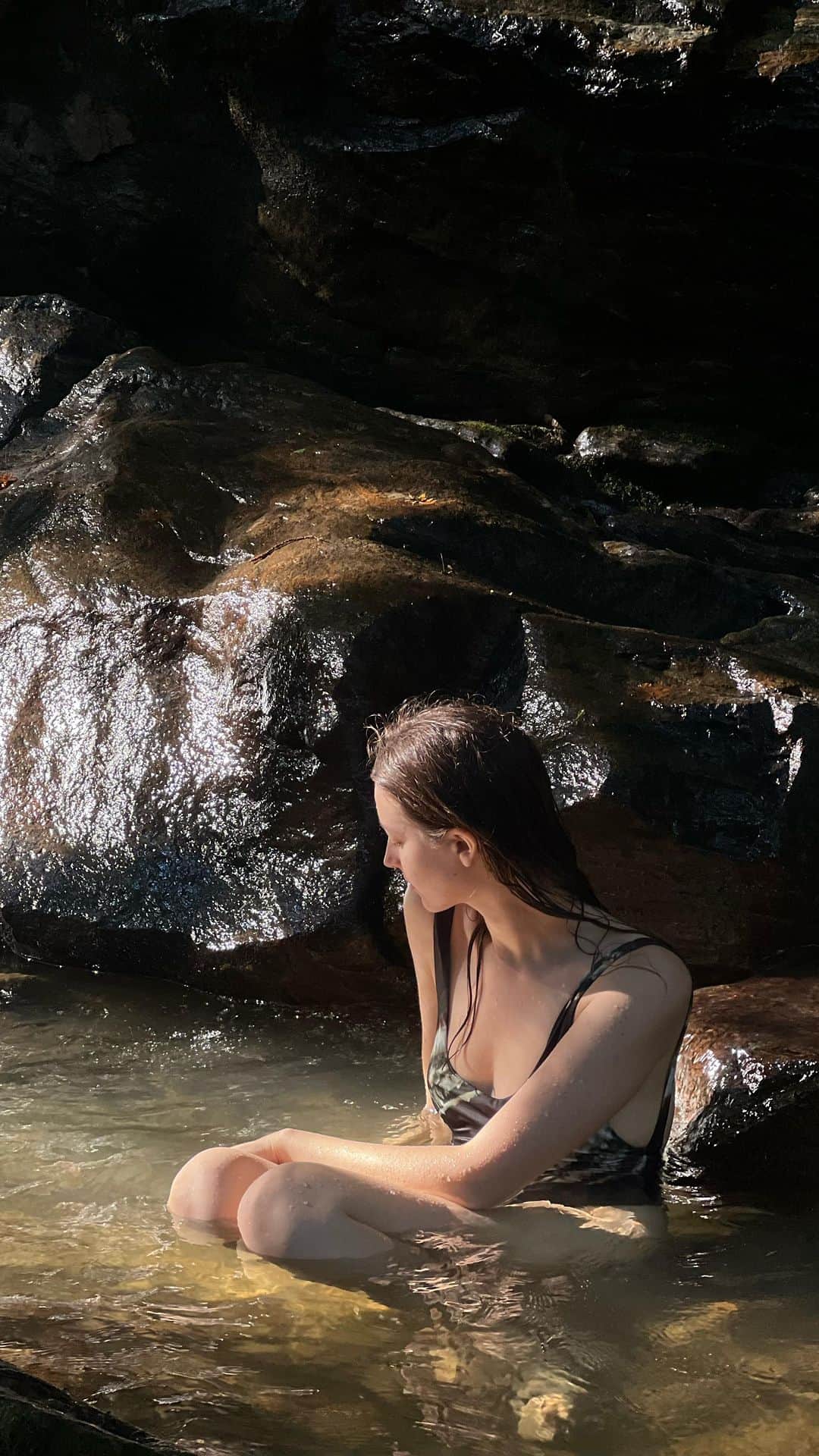のインスタグラム：「Healing water. 💦  자연의 힘」