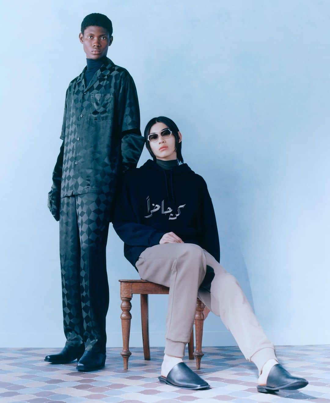 カシミ オムのインスタグラム：「We venture into the nomadic wanderer theme for our A/W '23 collection. ​⁠ ⁠   These pieces capture inspiration from mosaic prints and Arabic tapestry, which have always been integral to our heritage and artistry.​⁠ ⁠   Pieces featured: ​⁠  Shaleem Resort Shirt ​⁠  Hanni Hoodie ​⁠ ​⁠   QASIMI.COM​⁠ ⁠  #QASIMI2023​⁠  #AUTUMNWINTER23​」