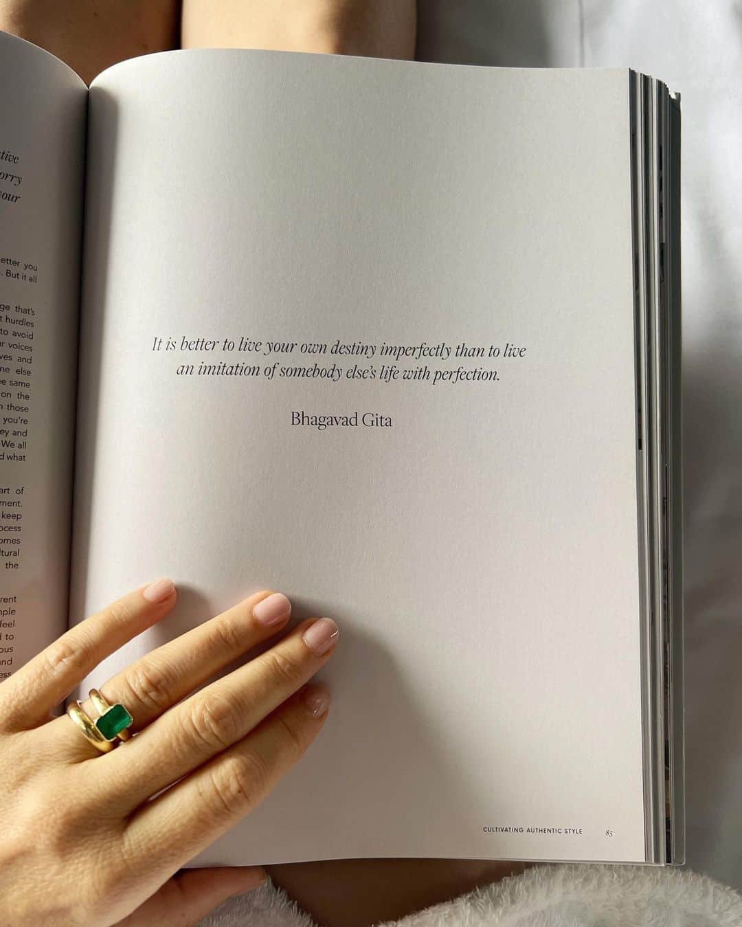 ギャランス・ドレのインスタグラム：「1– “It is better to live your own destiny imperfectly than to live an imitation of somebody else’s life with perfection” Bhagavad Gita in @nataliewalton ‘s beautiful book, Style.  This thought means so much to me.  2– Summer in 🇬🇧 means you can wear a jacket on top and basically nothing on your legs! My favorite combination 😁 bag @muun_officiel shoes @le.monde.beryl jacket @zara men.  3– Bath through a window, right before tea time.   4– Morning read and still sticking to wired headphones (they’re getting hard to find!) just because of stubbornness (these one are cheap @sony )  Almost my other photos and videos from the fantastic weekend where erased because my phone broke down 😬」