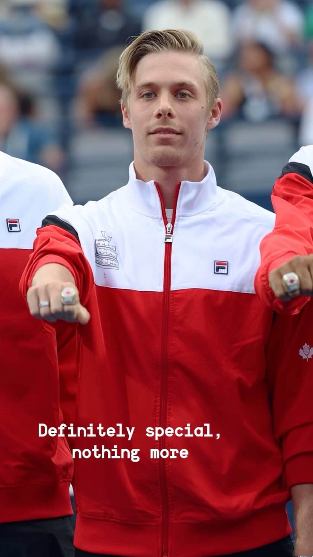 デニス・シャポバロフのインスタグラム：「Special night in the 6 🙏🏼🇨🇦  🎥 @sbermatov」
