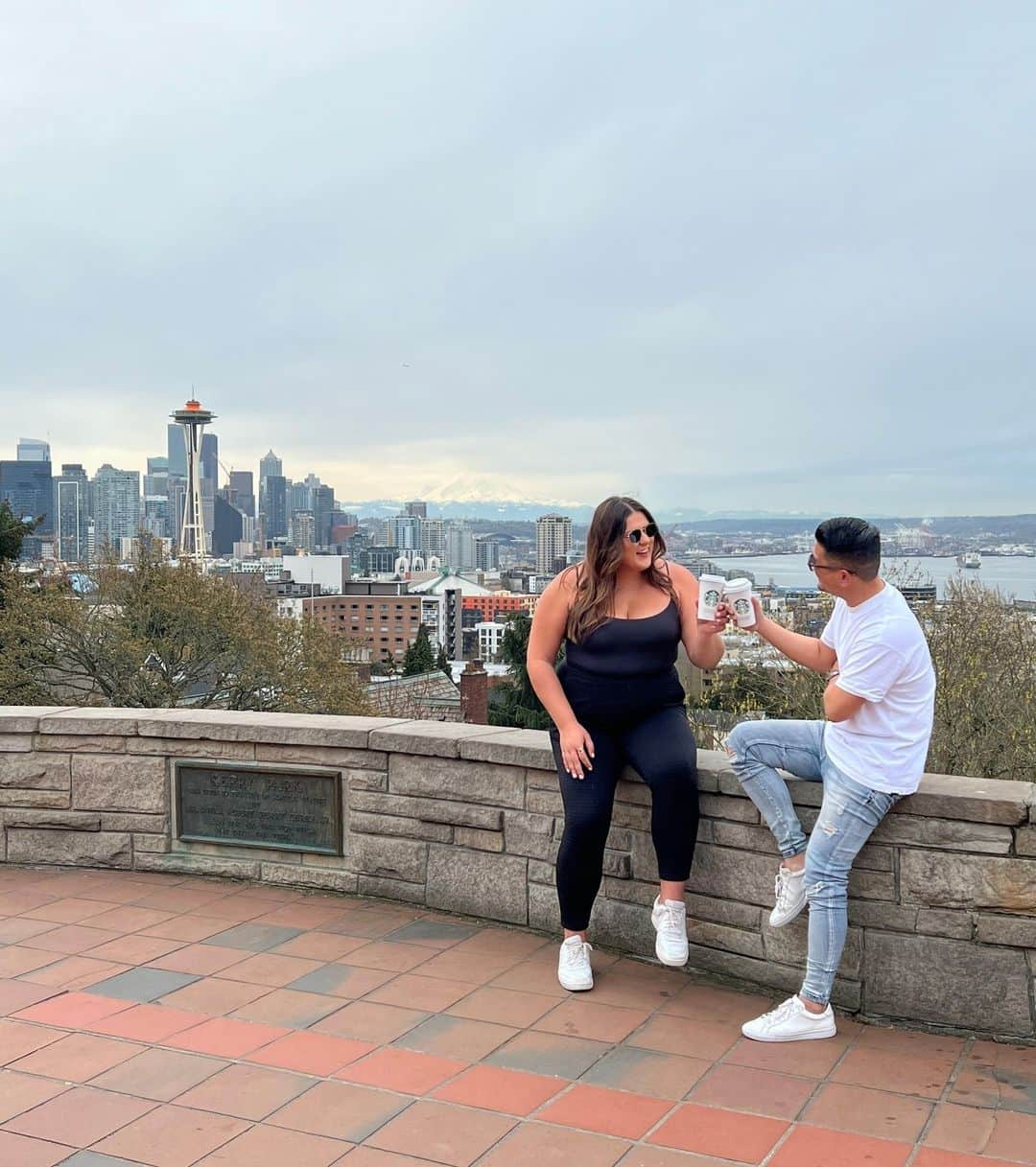 デルタ航空のインスタグラム：「More @starbucks, more miles, more places to see.」