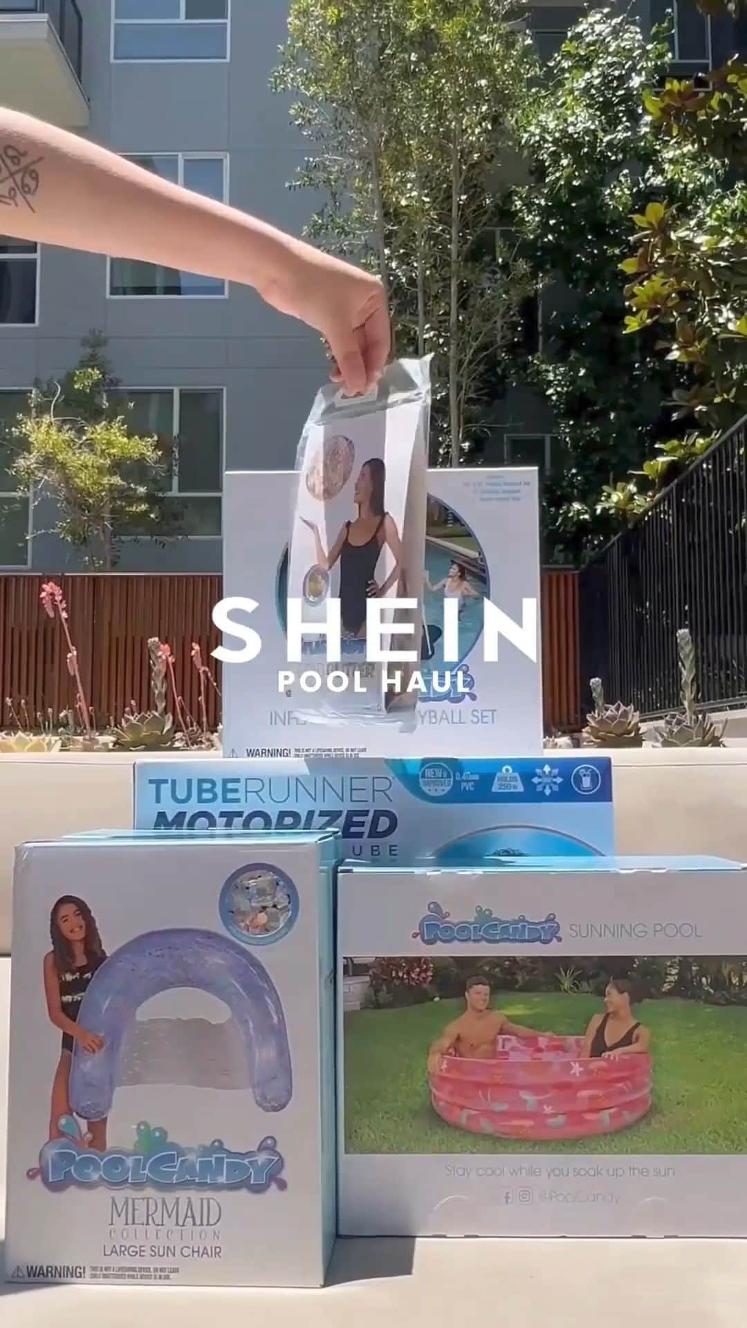 SHEINのインスタグラム：「Make a splash this summer with our pool items found on the SHEIN site now! 🌊🏖️  🔎15827837 15841711 15830213  #SHEIN #SHEINforAll #SHEINstyle #fashion #chic #saveinstyle」