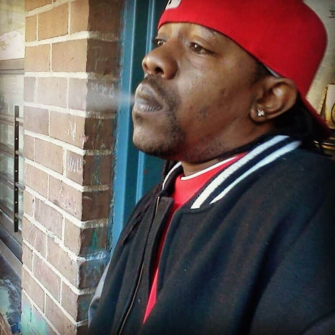 レイクウォンのインスタグラム：「R.I. P  my friend … .. may the most high comfort your journey to paradise.  i will miss you Polite ! staten island lost a great Artist/ father /.. you will always be in my heart and one of the dopest mCS to tear down that Mic . you will be missed . shouts to the ice water family and deepest condolences to the Bratcher family . #ParkillRepublican #icewatercrewfromstatenisland」