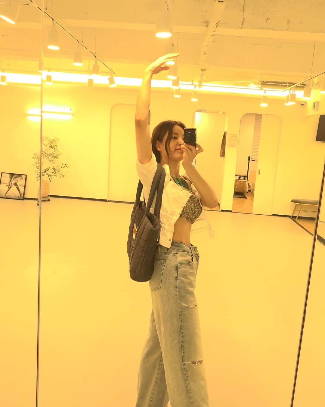 ヘランさんのインスタグラム写真 - (ヘランInstagram)「하루 8시간도 할 수 있어 🦦🦦🦦  #운동좋아 😝 #balletfitness」8月9日 3時10分 - jainros9